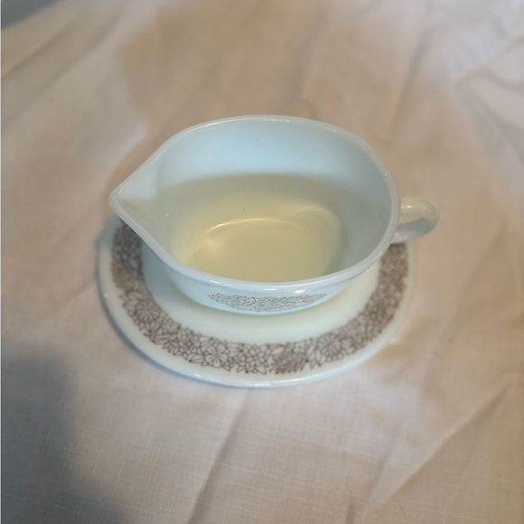 Vintage Pyrex Woodland Gravy Boat - Picture 2 of 7